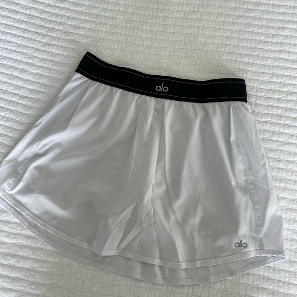 ALO Yoga Black and White Mini Skirt - Picture 4 of 5